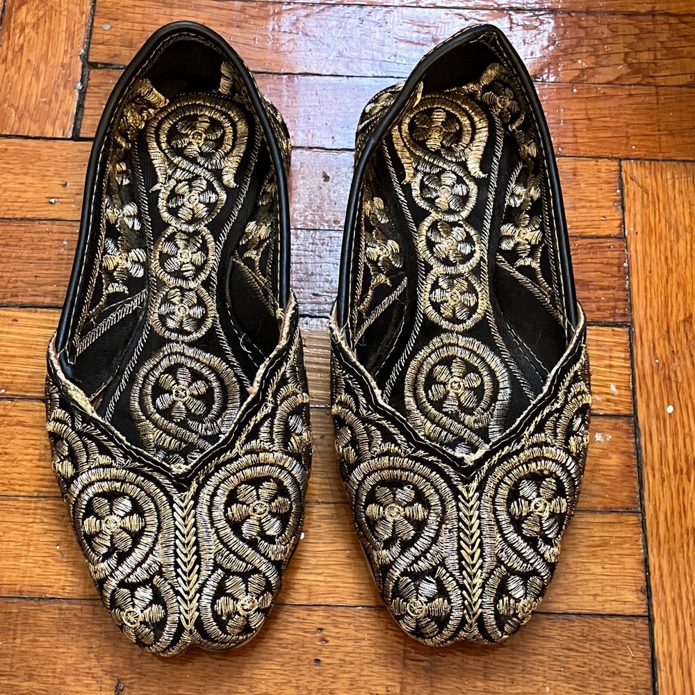 Elegant Black and Gold Embroidered Women's Shoes. Handmade in India 🇮🇳